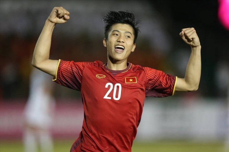 doi-hinh-tuoi-ty-tieu-bieu-cua-bong-da-viet-nam