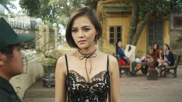 diem-lai-nhung-canh-nong-tao-bao-cua-thu-quynh-trong-su-nghiep-dien-xuat