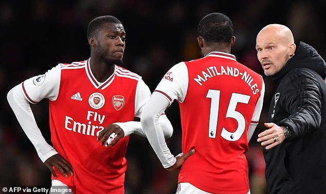 ket-qua-bong-da-hom-nay-mu-thoat-thua-truoc-everton-man-city-huy-diet-arsenal