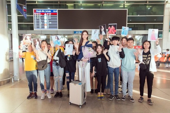 Hoa hậu Lương Thùy Linh rạng rỡ trở về từ cuộc thi Miss World 2019 tổ chức tại Anh.