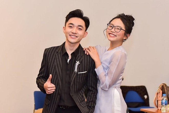 Phương Mỹ Chi khoe ảnh thân thiết bên 