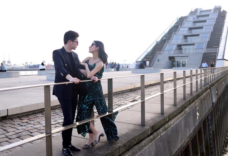 Hiện tại, người đẹp cùng con trai riêng đang sống cùng gia đình chồng tại Đức, rút hẳn khỏi showbiz. 