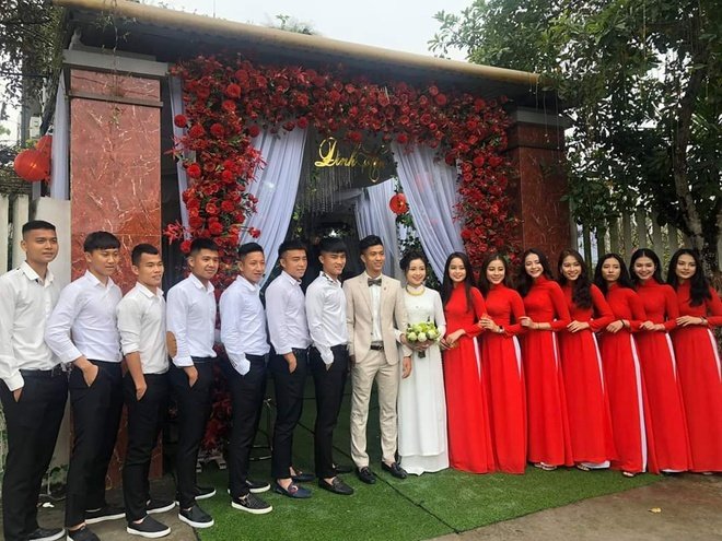 phan-van-duc-cam-on-bo-me-sau-khi-lam-le-dinh-hon-voi-ban-gai-hot-girl