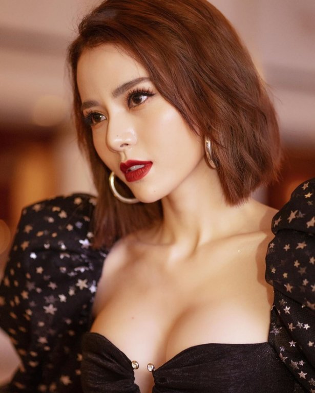 sac-voc-nong-bong-cua-do-kim-thanh-ban-gai-tin-don-ngo-kien-huy