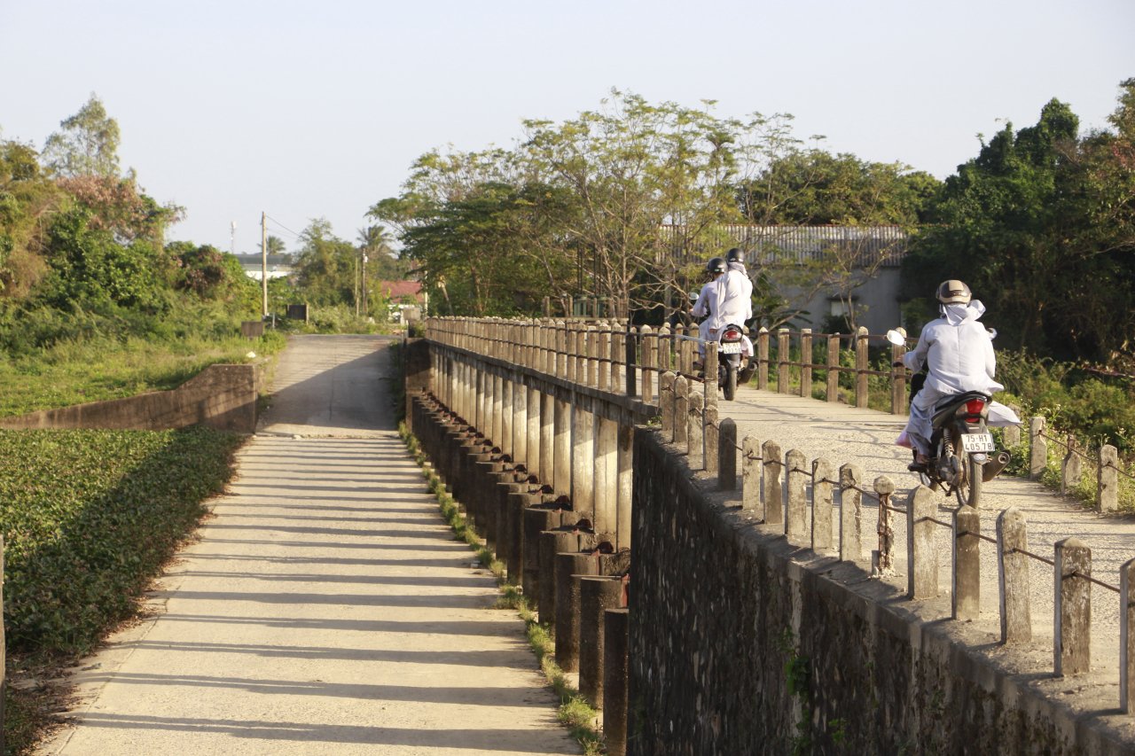 den-hue-xem-nhung-dia-diem-duoc-chon-lam-boi-canh-trong-phim-mat-biec