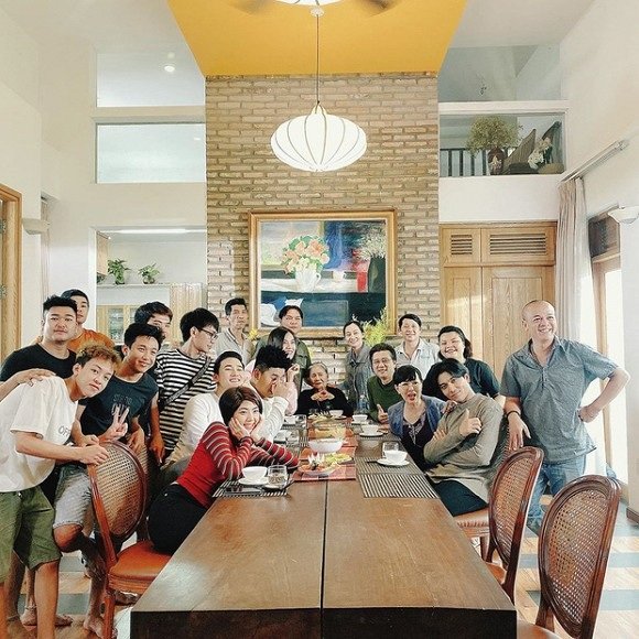 Tim lần đầu đăng ảnh bên Đàm Thu Trang. Tuy nhiên, thay vì ảnh riêng tư 2 người, nam ca sĩ lại chia sẻ hình ảnh cùng 