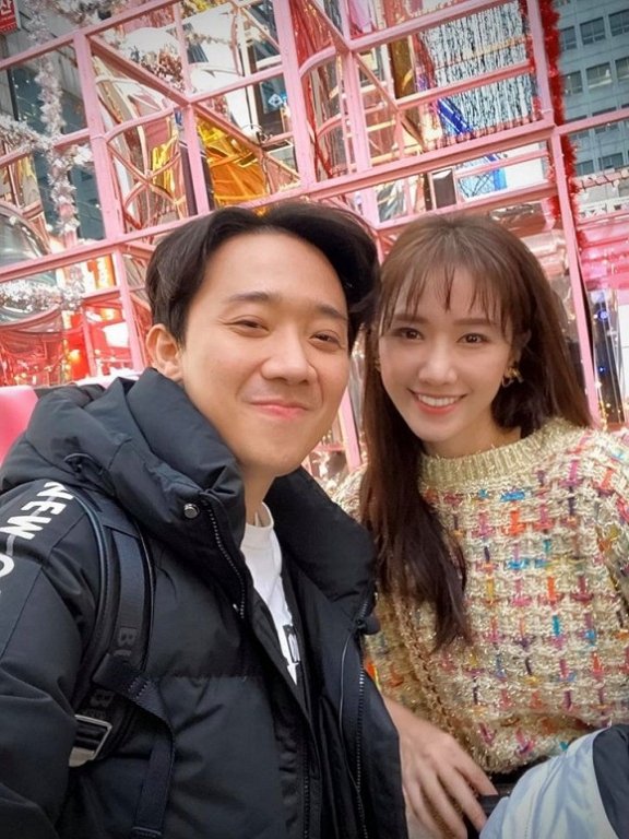 Trấn Thành và Hari Won đón Giáng sinh bên Hàn Quốc.