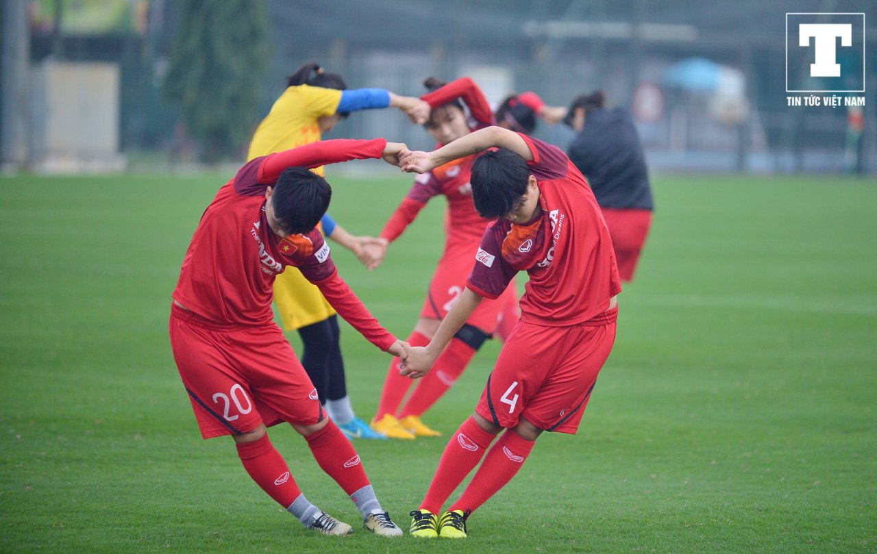 tuyen-nu-viet-nam-hao-hung-ngay-dau-tap-luyen-chuan-bi-chinh-phuc-thu-thach-olympic