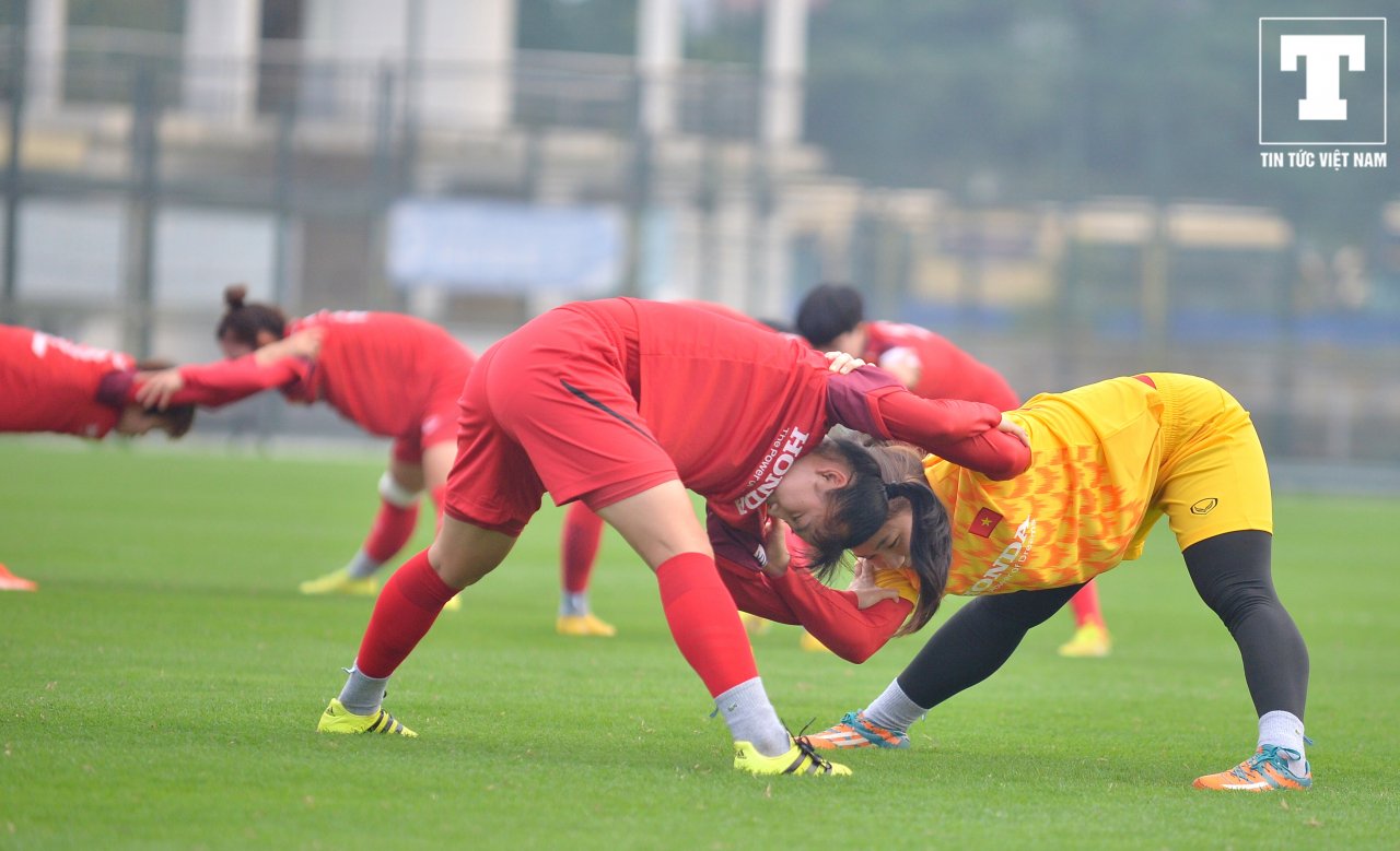 tuyen-nu-viet-nam-hao-hung-ngay-dau-tap-luyen-chuan-bi-chinh-phuc-thu-thach-olympic