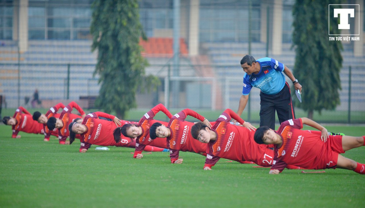 tuyen-nu-viet-nam-hao-hung-ngay-dau-tap-luyen-chuan-bi-chinh-phuc-thu-thach-olympic