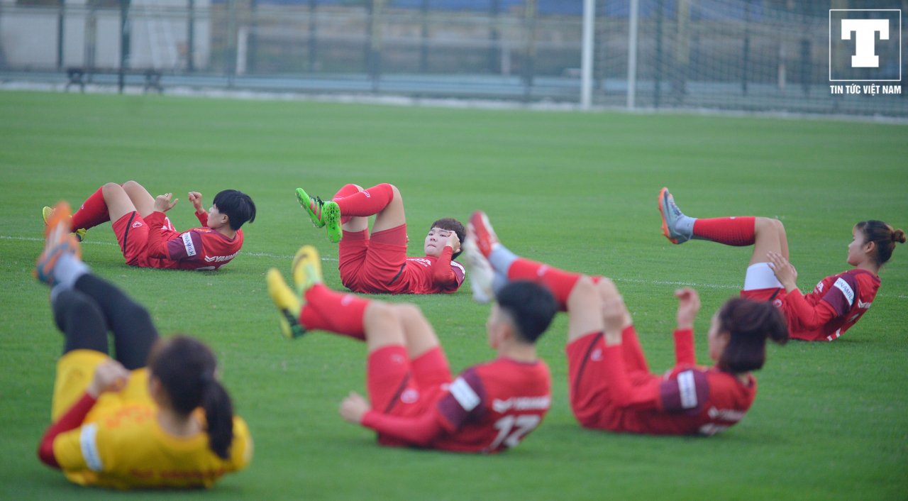 tuyen-nu-viet-nam-hao-hung-ngay-dau-tap-luyen-chuan-bi-chinh-phuc-thu-thach-olympic