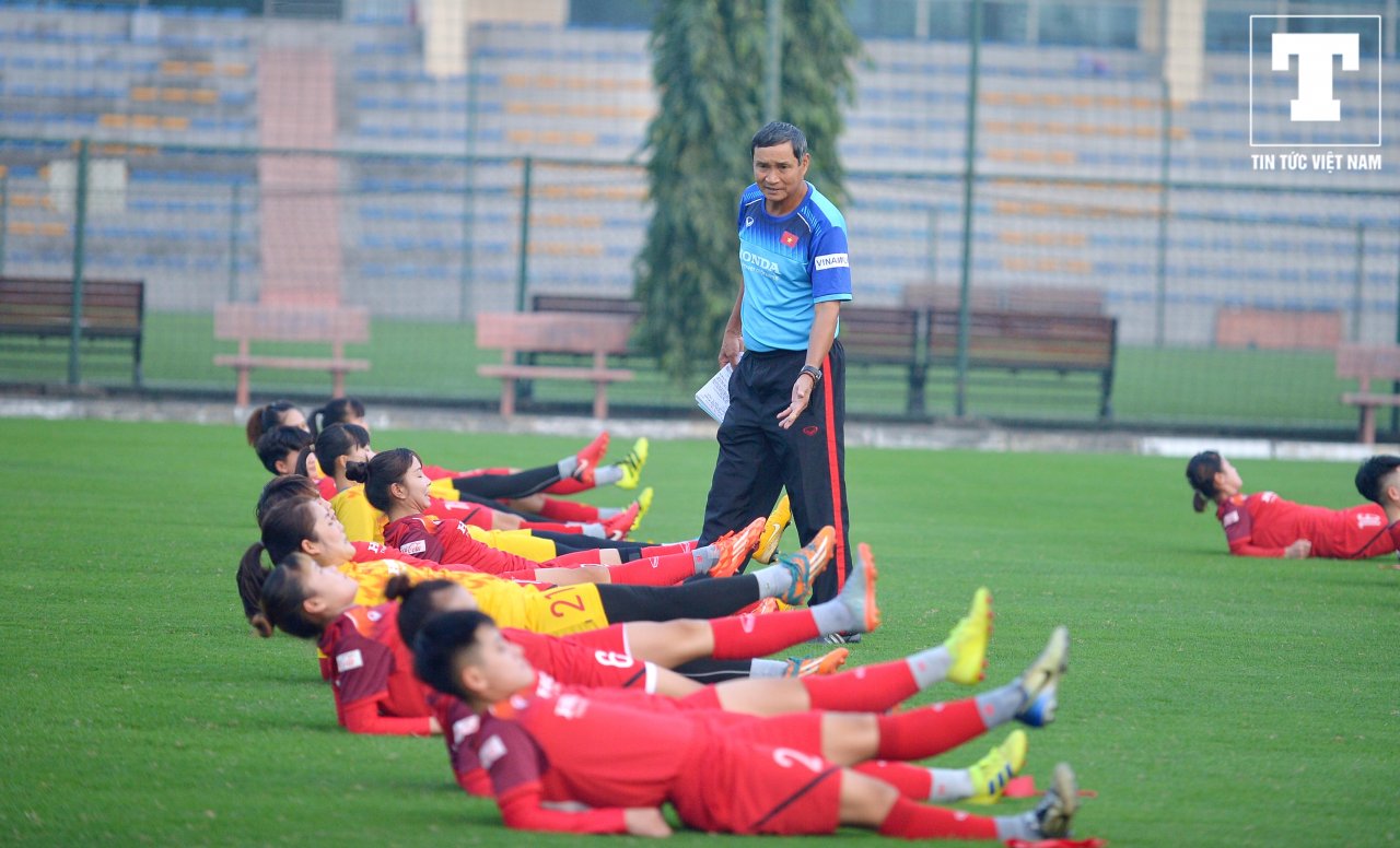 tuyen-nu-viet-nam-hao-hung-ngay-dau-tap-luyen-chuan-bi-chinh-phuc-thu-thach-olympic