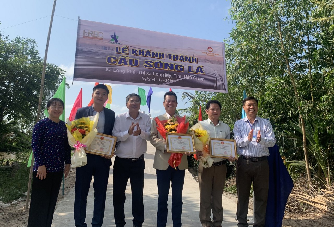 khanh-thanh-cau-song-la-o-hau-giang-truoc-them-nam-moi