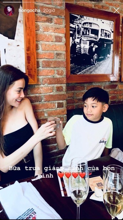 Hồ Ngọc Hà cùng con trai và Kim Lý dùng bữa cùng nhau. Subeo được khen càng lớn càng ra dáng.