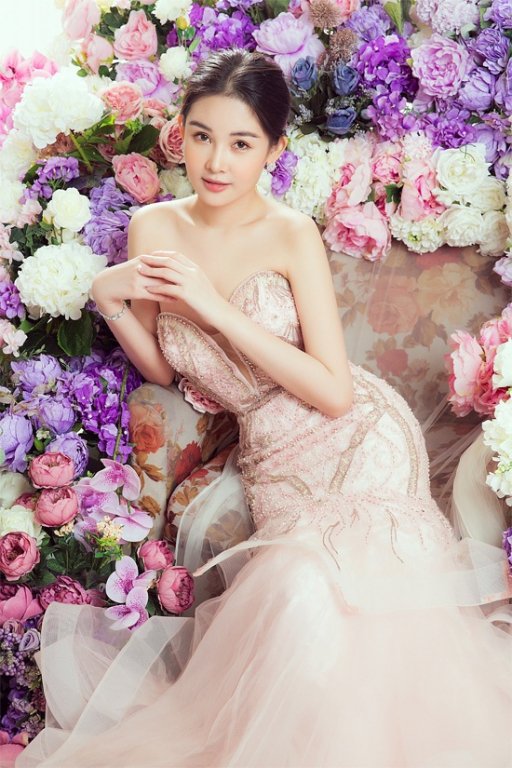 Lê Âu Ngân Anh thực hiện bộ ảnh mới đánh dấu sự thay đổi về nhan sắc sau 2 năm đăng quang Hoa hậu Đại dương.