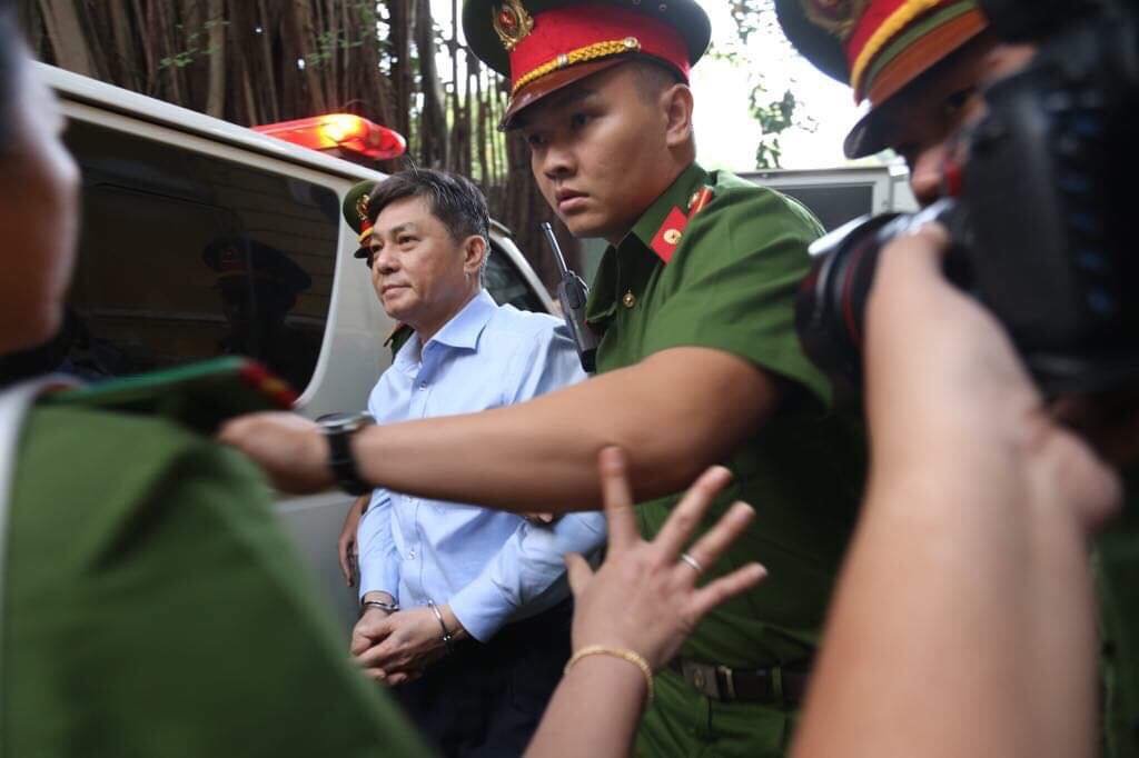 ong-nguyen-huu-tin-nguyen-pho-chu-tich-ubnd-tp-hcm-nop-15-ty-khac-phuc-hau-qua