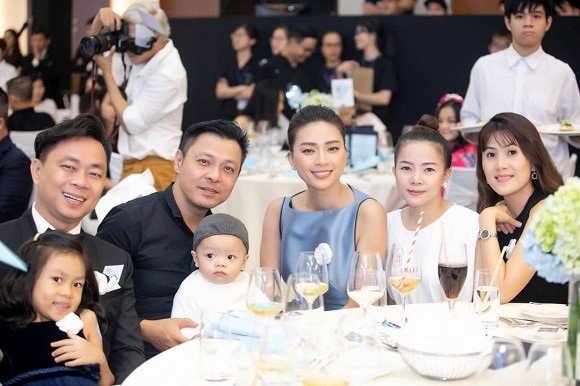 Ngô Thanh Vân lần đầu giới thiệu các thành viên trong gia đình: