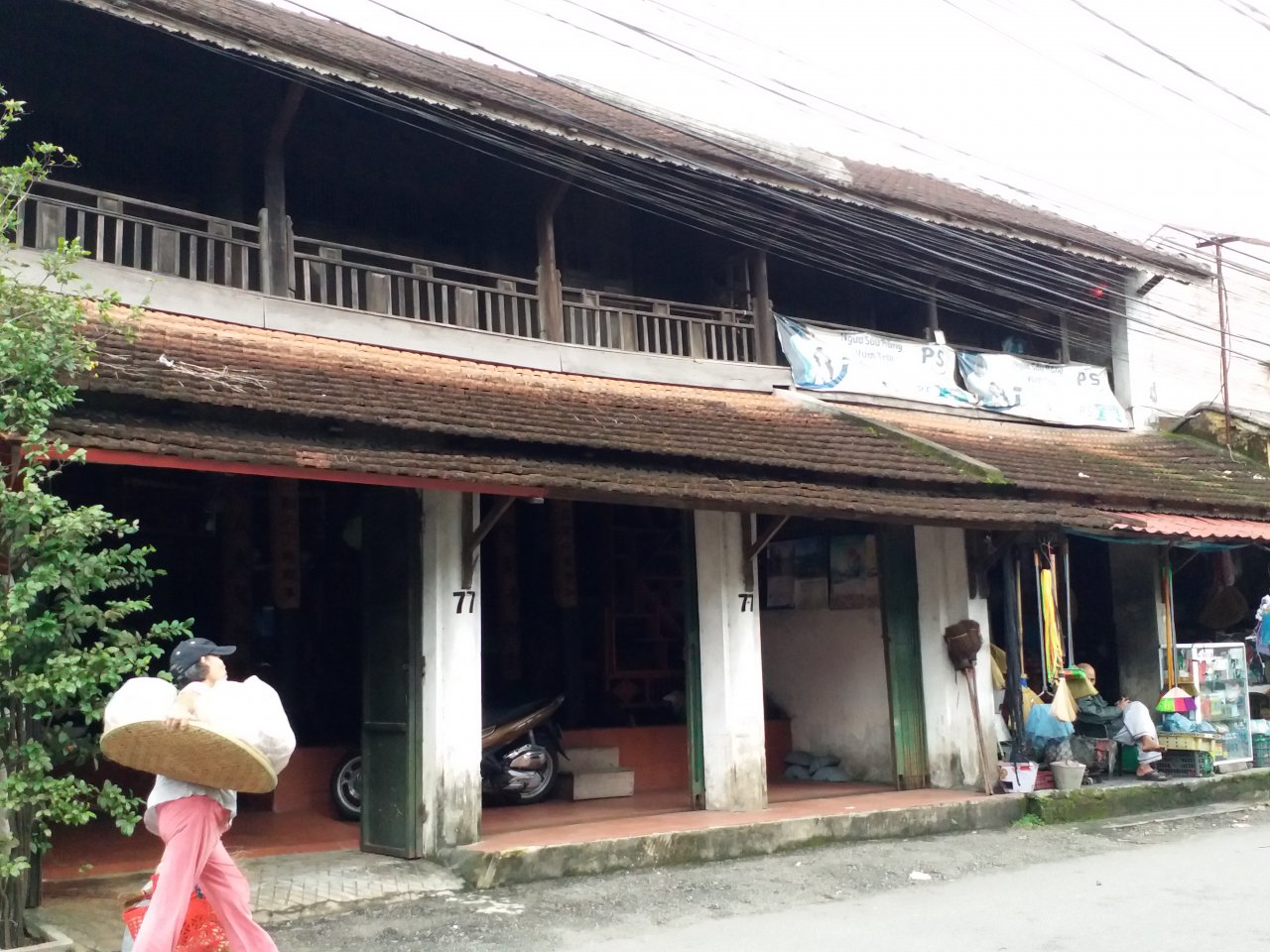 can-canh-ngoi-nha-nhan-vat-ha-lan-sinh-song-trong-bo-phim-mat-biec