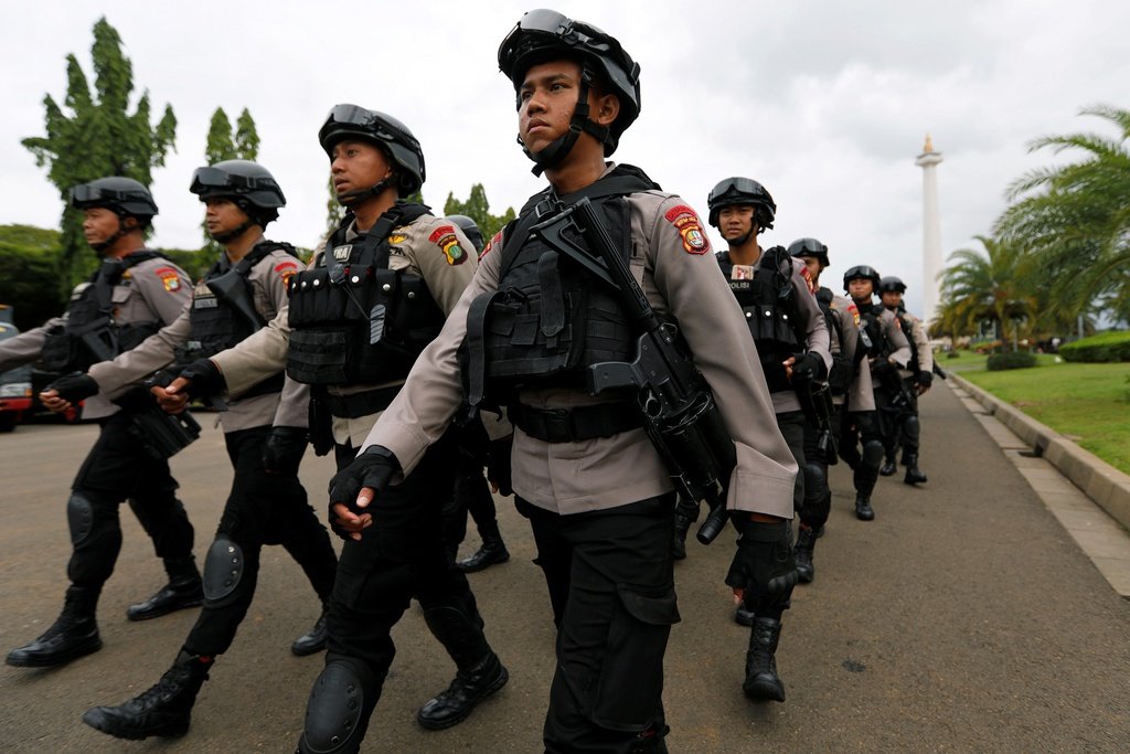 khong-khi-truoc-them-nam-moi-2020-ngap-tran-sac-mau-tren-khap-the-gioi
