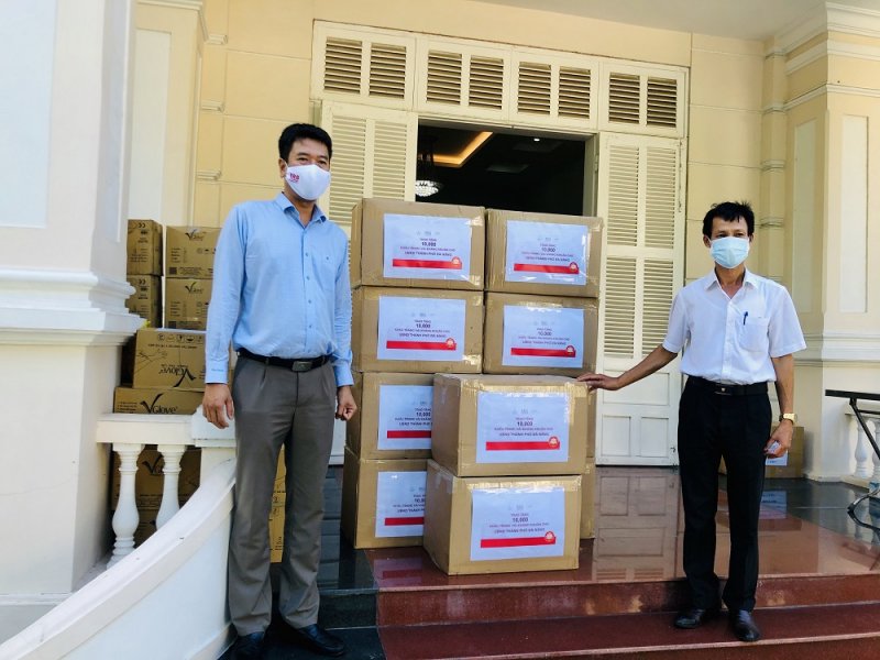 Những món quà hết sức ý nghĩa đến từ Tập đoàn BRG và ngân hàng SeABank.