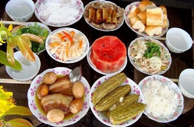 Mâm cơm cúng tất niên 30 Tết miền Nam.