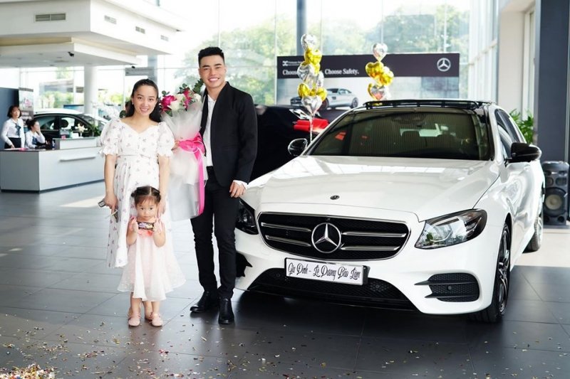 Lê Dương Bảo Lâm tậu xế hộp gần 3 tỷ sau 10 năm vào nghề