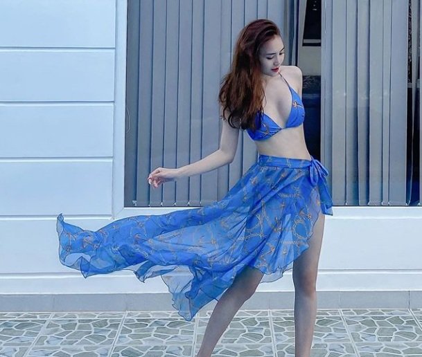 Trong một bài đăng khác, Ninh Dương Lan Ngọc đốt mắt người nhìn với ảnh diện bikini