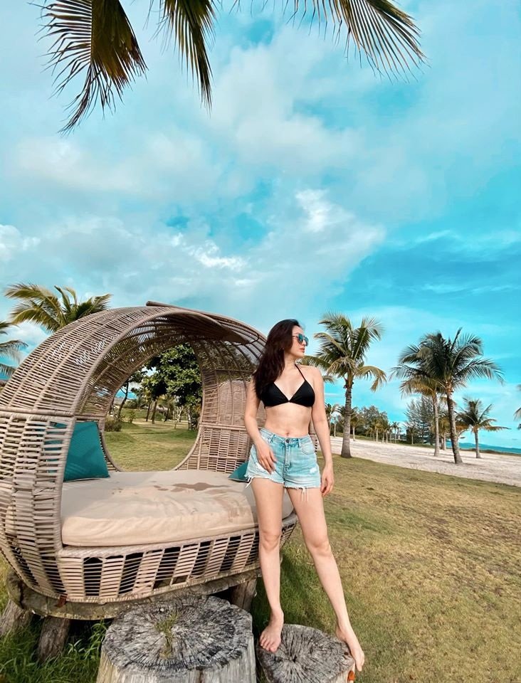 Bảo Thy liên tục khoe thân hình chữ S đáng mơ ước sau tin đồn bầu bí