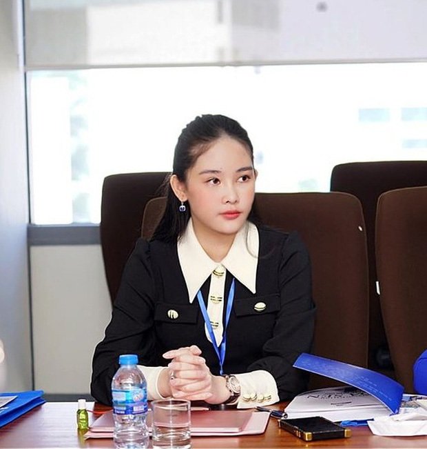Lê Âu Ngân Anh chính thức trở thành giảng viên trẻ tuổi nhất ở 1 trường Đại học tại TP.HCM
