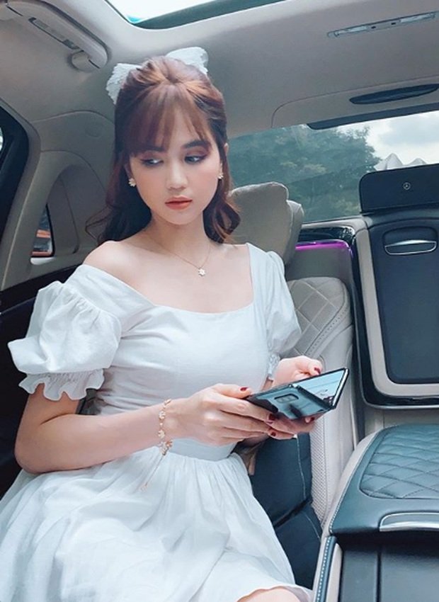 Ngọc Trinh ăn gian tuổi tác với phong cách 