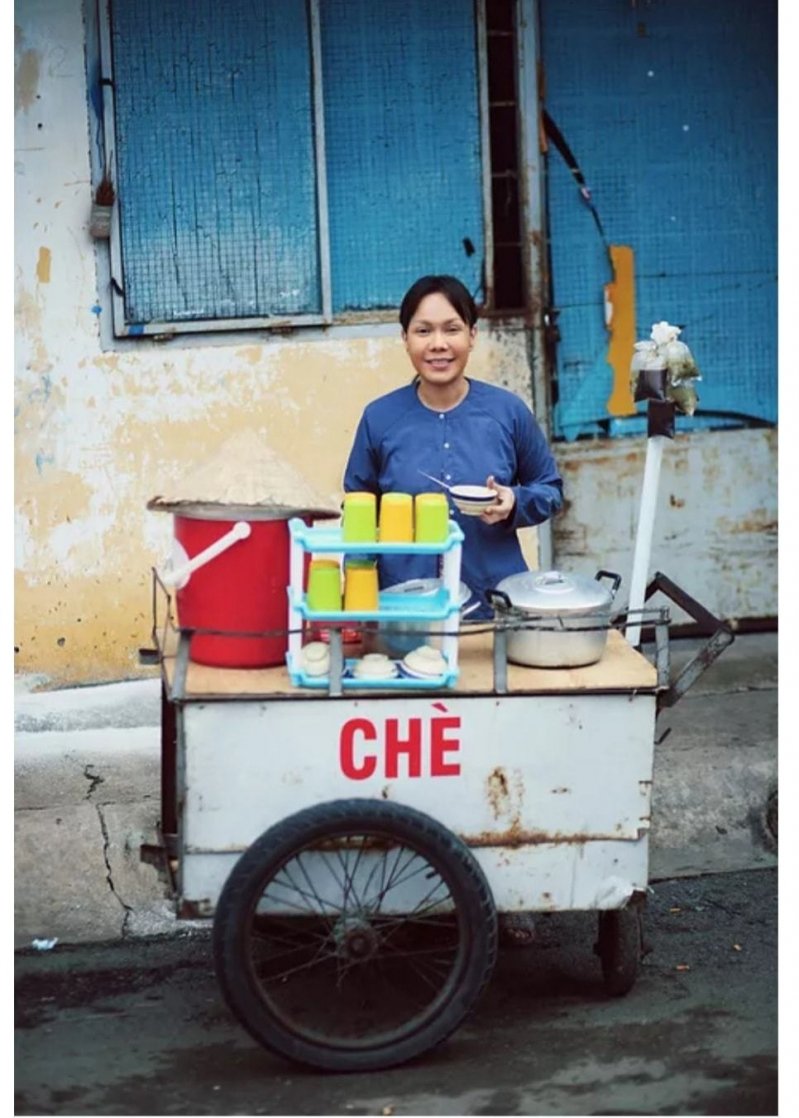 Việt Hương phản ứng khi MC của dài VTV gọi những gánh hàng rong là ''ký sinh trùng