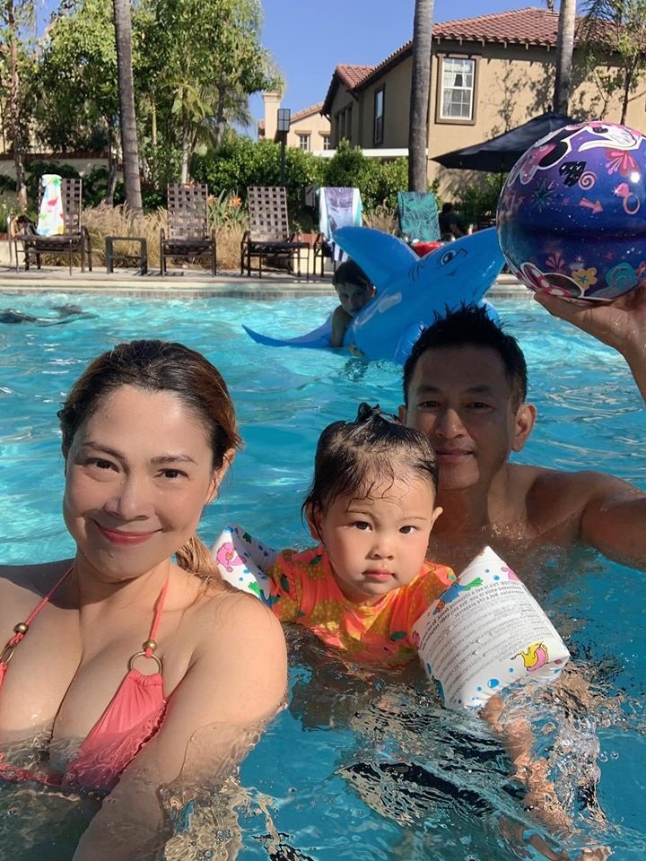 Thanh Thảo chia sẻ việc ông xã Việt kiều: ''Nhiều cô gái nhắn tin cho chồng tôi bất chấp sự hiện diện của tôi''