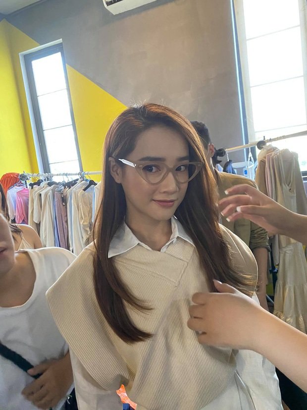 Nhã Phương xinh đẹp bất chấp camera thường ở tuổi 30