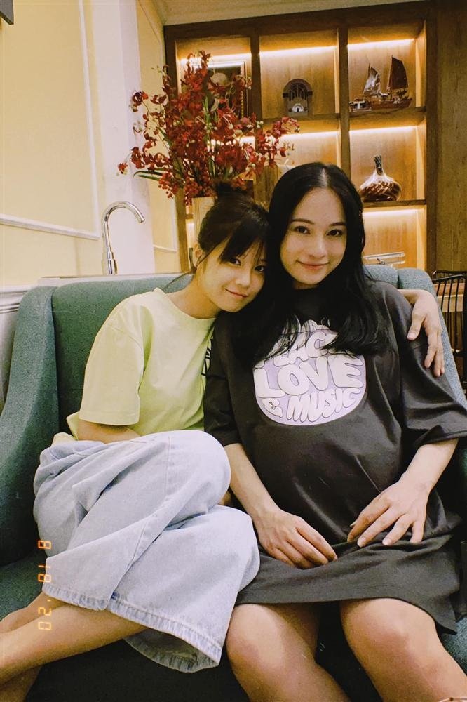 Sara Lưu tăng cân chóng mặt dù mới ở giữa thai kỳ