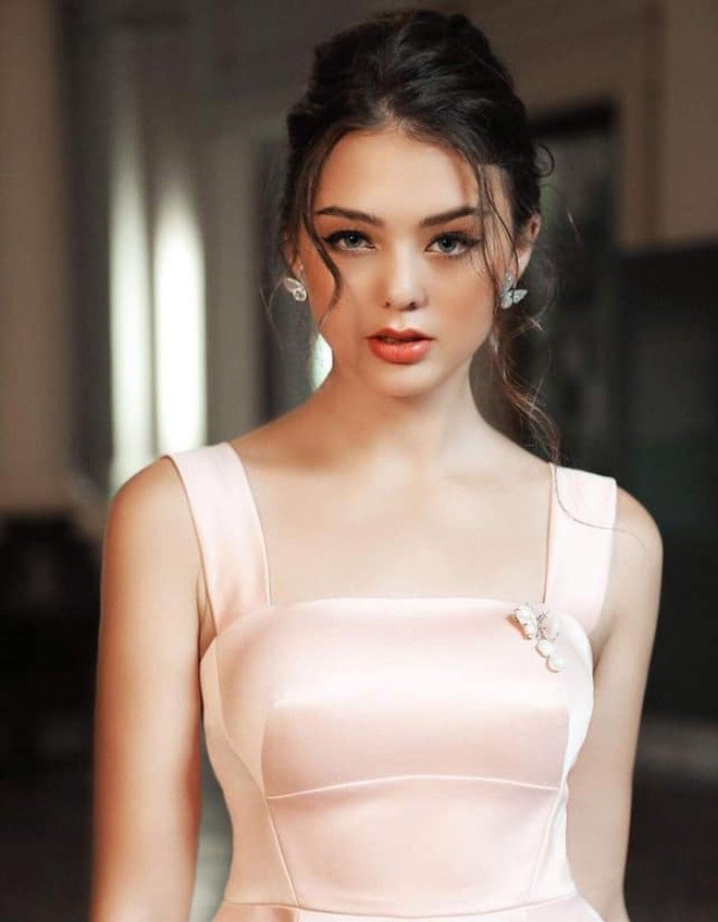 Vẻ đẹp cuốn hút của nữ người mẫu - bạn gái Bùi Tiến Dũng