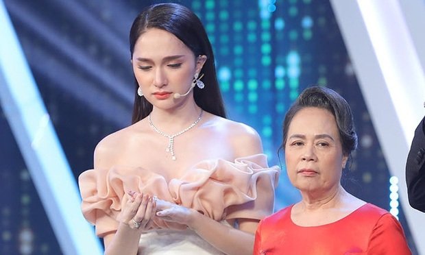 Hương Giang tiết lộ lời khuyên của mẹ ruột khi lấy chồng: 