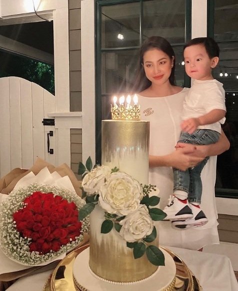 Phạm Hương khoe ảnh đón sinh nhật bên con trai nhưng vẫn giấu kín danh tính hôn phu