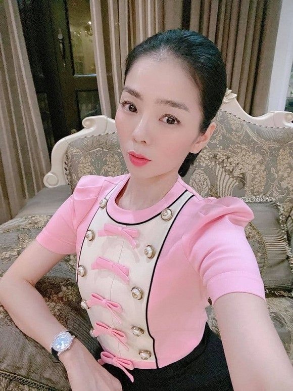 Hậu ồn ào trục trặc với chồng, Lệ Quyên bình thản như không có chuyện gì xảy ra