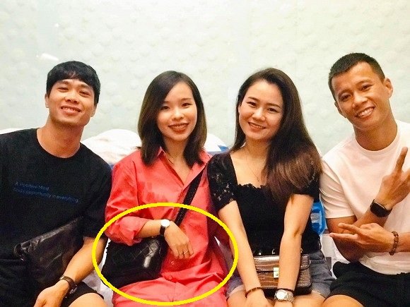 Vợ Công Phượng bị soi vòng 2 to bất thường dù đã diện áo rộng thùng thình, nghi vấn đang mang thai