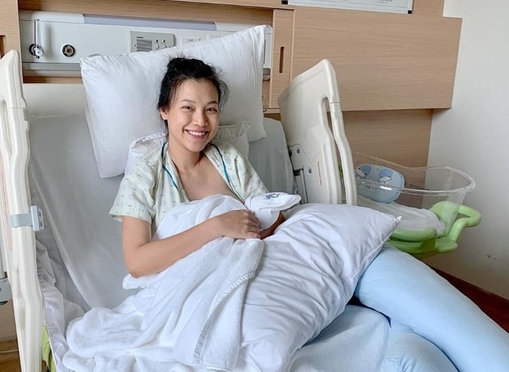 Hoàng Oanh thật thà khoe ảnh rũ rượi, đậm chất mẹ bỉm sữa