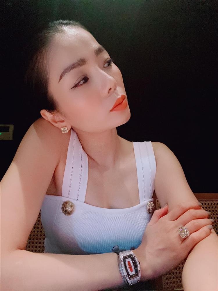 Lệ Quyên liên tục phát ngôn ẩn ý giữa nghi vấn rạn nứt hôn nhân: 