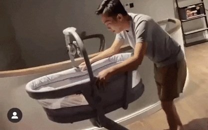 Đại gia Cường Đô La hoá bố bỉm sữa “nghiện” con