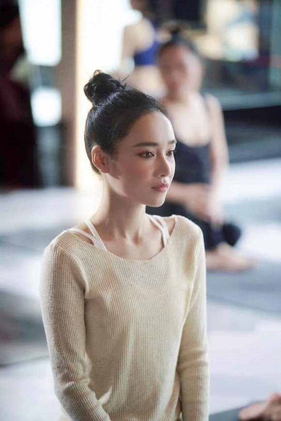 Chỉ là đi tập yoga, Nhã Phương cũng gây sốt với nhan sắc đỉnh cao