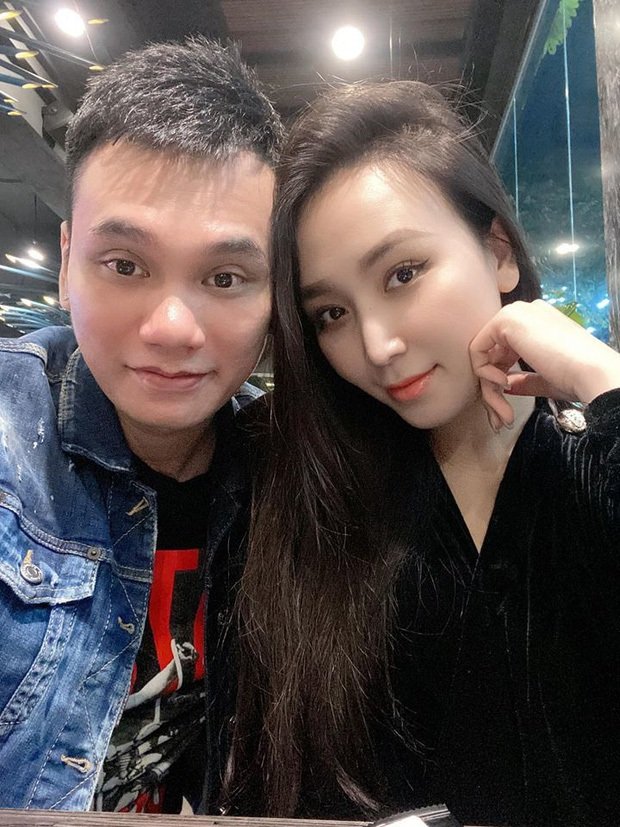 Bà xã Khắc Việt chính thức hạ sinh đôi trai gái đầu lòng