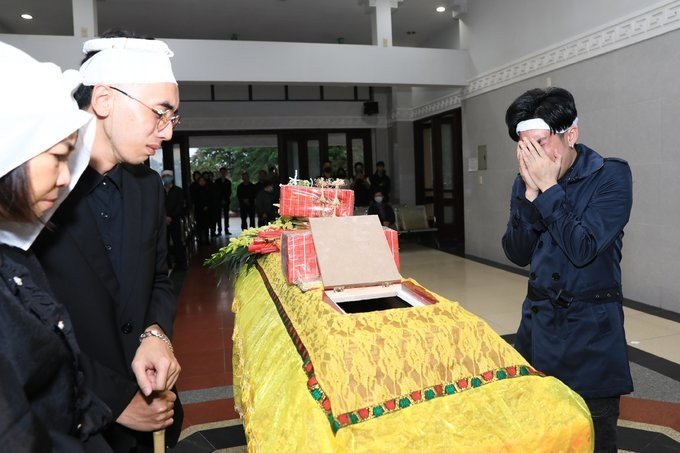 Quang Hà đau đớn vì anh trai đột ngột qua đời