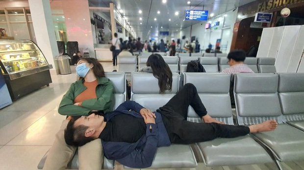 Trang Trần bức xúc khi vợ chồng Lý Hải và Thuỷ Tiên - Công Vinh bị antifan soi khi đi cứu trợ miền Trung: 