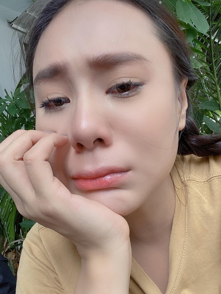 Hồ Bích Trâm kêu gọi, ủng hộ tiền cho bà con Quảng Ngãi bị bão số 9: 