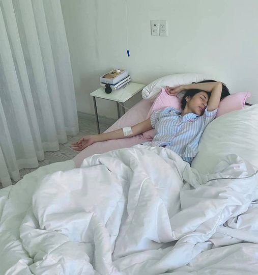 Thủy Tiên suy nhược nặng, truyền nước liên tục sau hành trình cứu trợ đợt 2