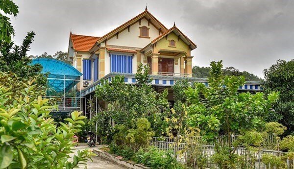 Cơ ngơi của gia đình Hoa hậu Đỗ Thị Hà ở Thanh Hóa khiến cộng đồng mạng khá bất ngờ. Ở vùng quê mà gia đình như thế này đã được gọi là có điều kiện