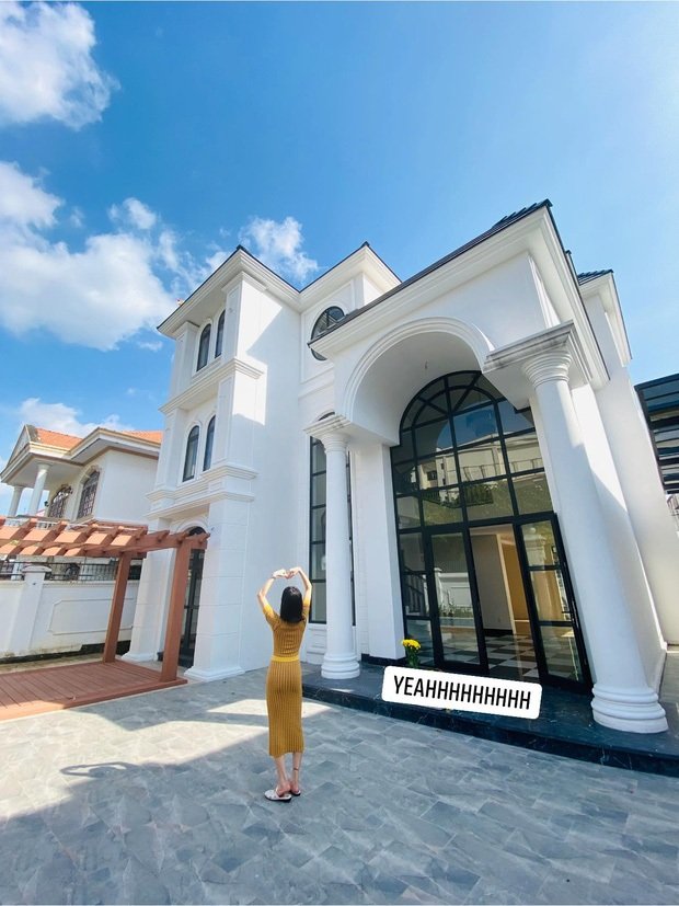 Lệ Quyên tậu luôn biệt thự 